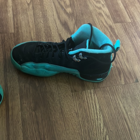 6.5y women used but in decent condition couple scoff marks. Jordan 12s - Picture 3 of 4